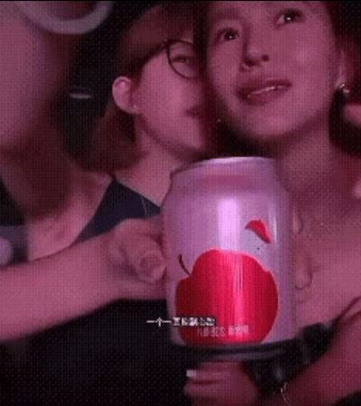 赵露思超绝不经意间的带货～[笑着哭]​​​