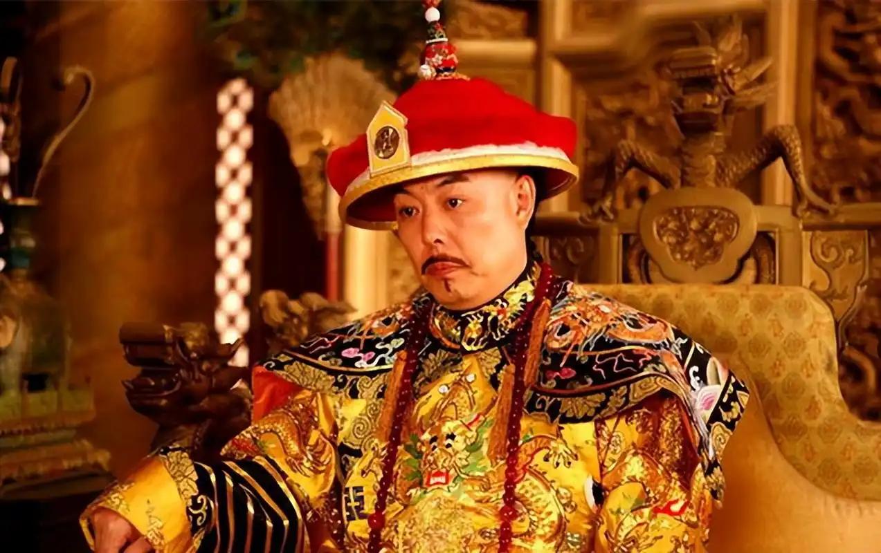 乾隆当年恨张广泗恨到什么程度？亲自审、亲自下令打，打得人浑身没一块好肉。可就算这