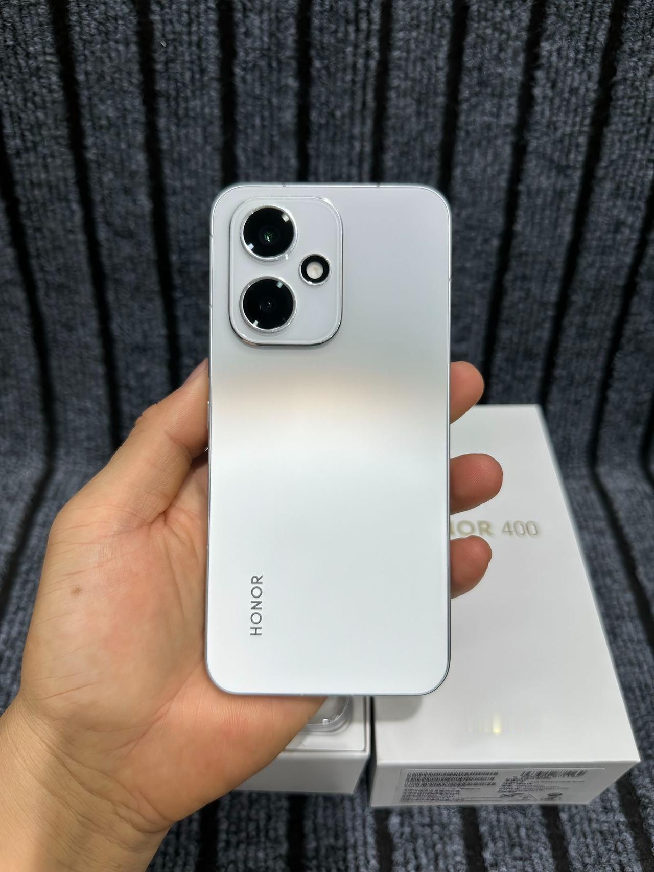 万万没想到啊，有朝一日荣耀也成了被模仿的标杆！没错，就是那款半年销量狂破6