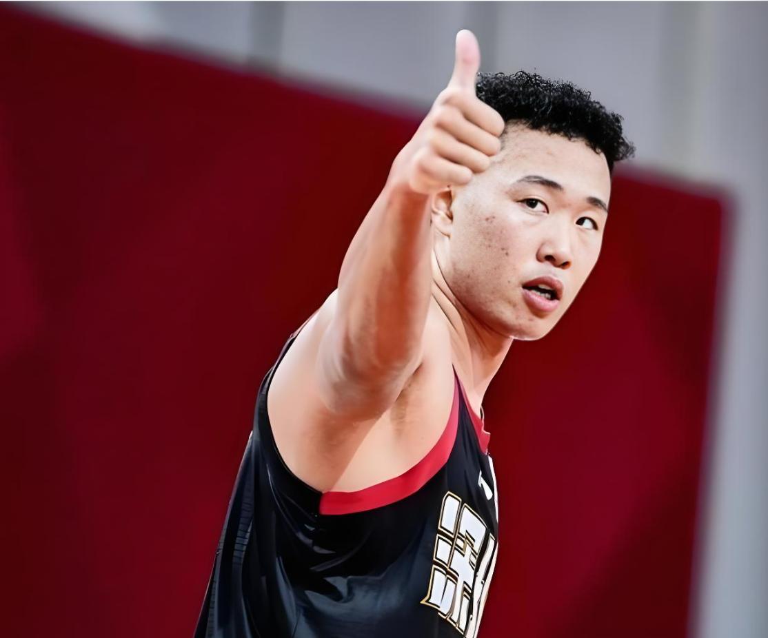 CBA冒出一个顶级后卫！轰32分9板球迷：郭士强，快召他进中国男篮CBA常规