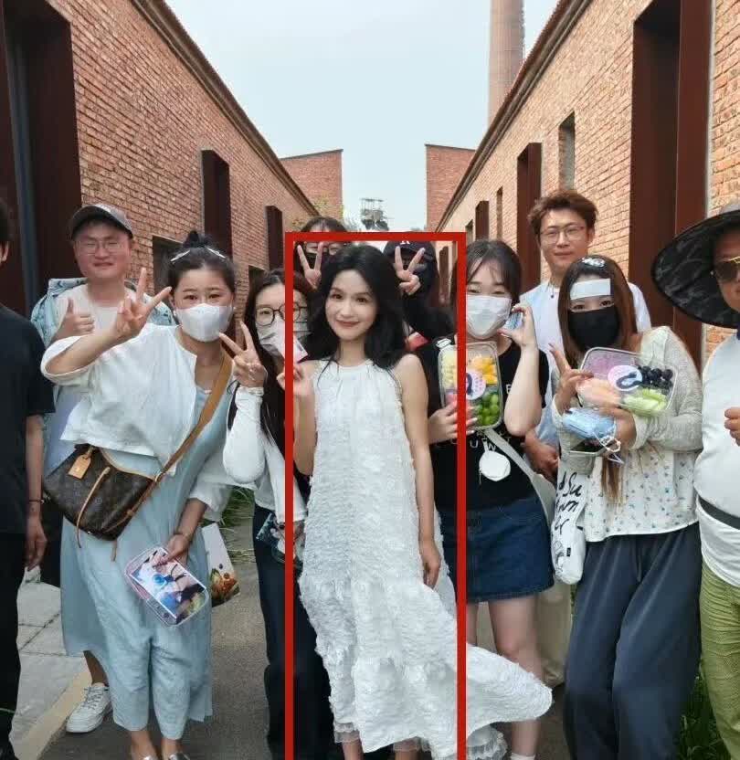 余茵不是短剧中最漂亮的也不是短剧中演技最好的可她是第一个短剧转长剧的，不