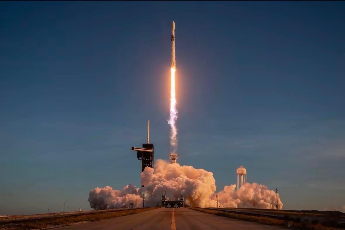 4月14日，是不是最近听腻了光模块、PCB、商业航天、液冷、有色金属…？无论是舆