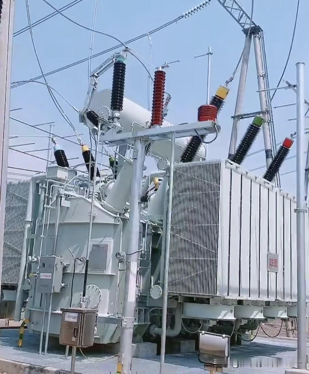 “电力心脏”变压器是要迎来新的发展机遇了吗？2025年，我国变压器出口总值达