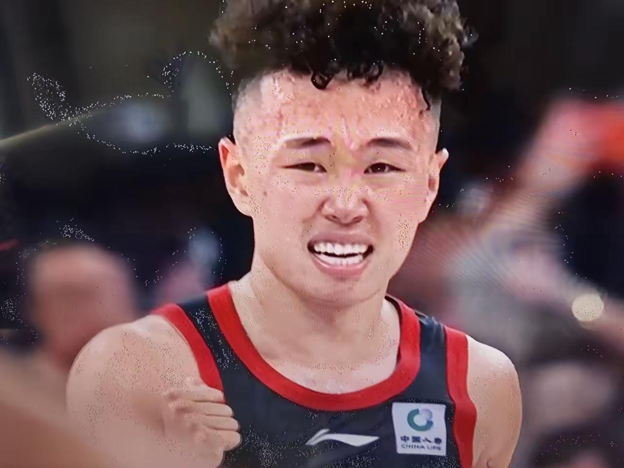 贺希宁心有不甘，如果不是贺希宁的续命三分，恐怕深圳真的就此告别半决赛。深圳队竟