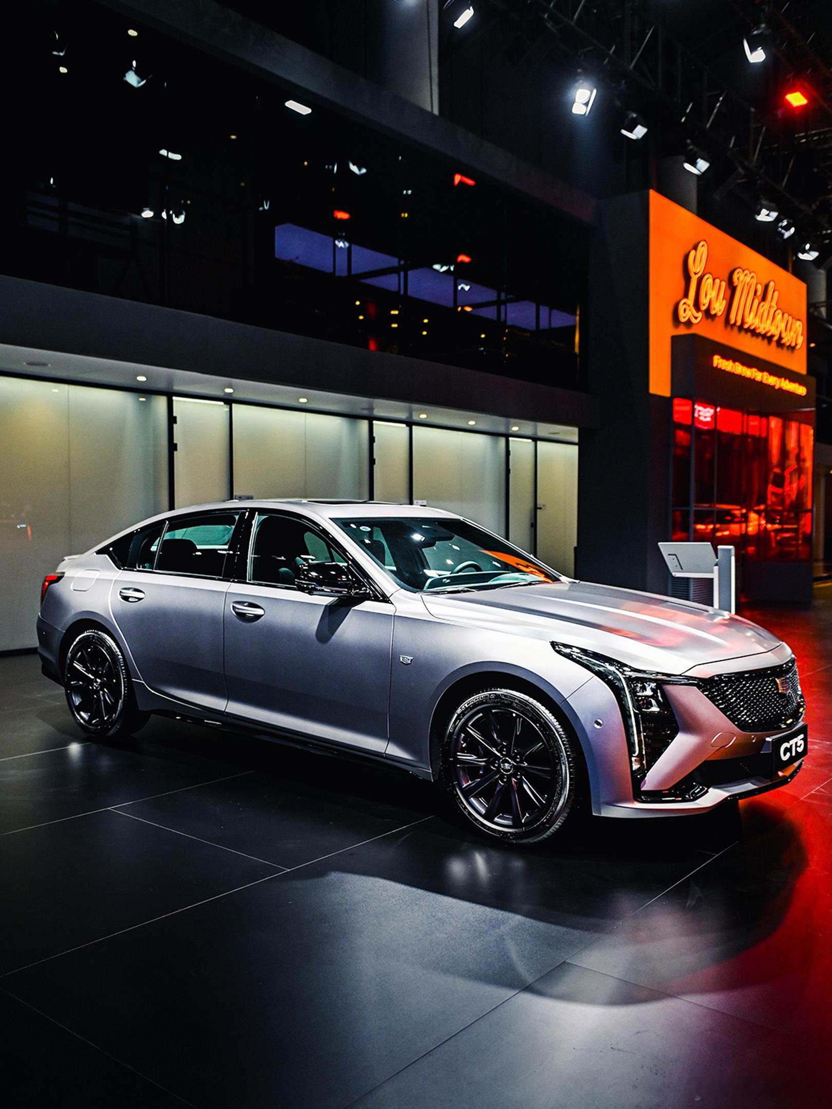 凯迪拉克首款全路况超级辅助驾驶混动SUV全新XT5PHEV，正式亮相实路为证，进阶而来Momenta