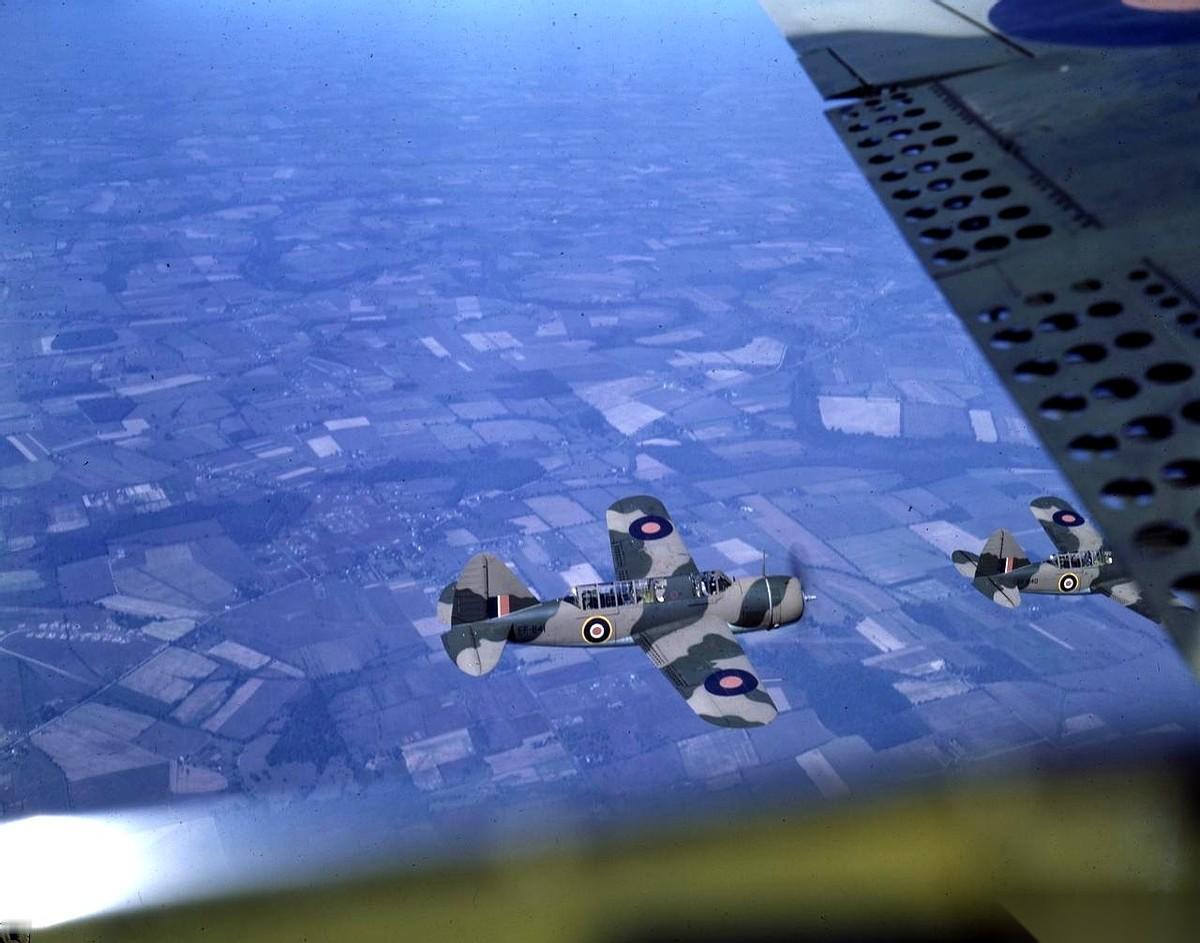 看这飞机,帅吧?我跟你说,这玩意儿,一仗没打过。一架都没有。故事得从1940