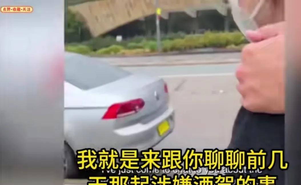 一个23岁女留学生呀，撞毁一辆劳斯莱斯，第二天又坐另一辆劳斯莱斯，全身名牌，还有