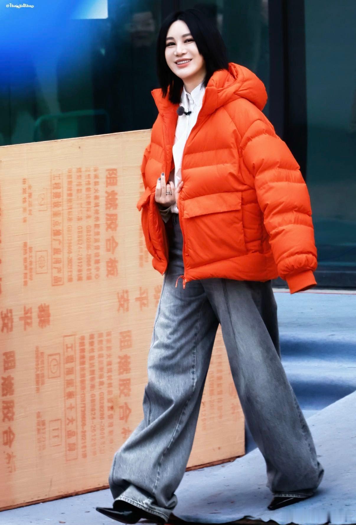 尚雯婕点评选手洗歌这段好体面有歌第二季尚雯婕用一段点评证明：真正的专业，是不需