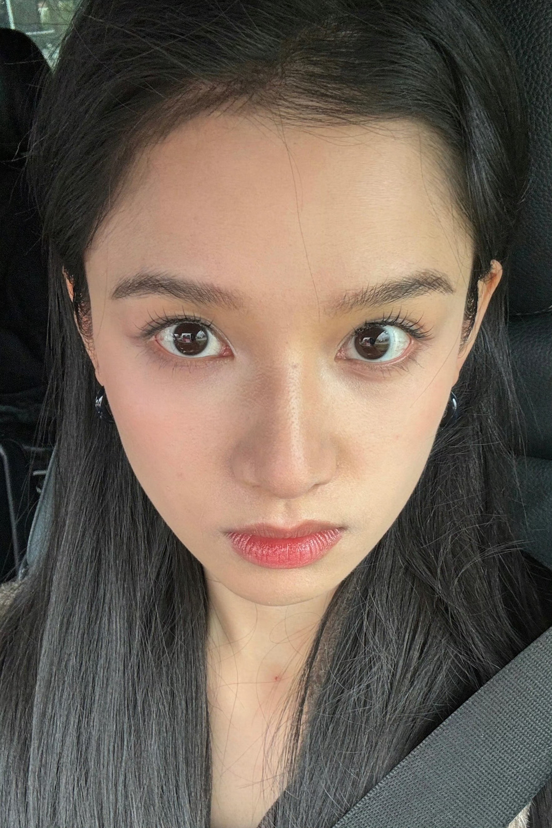 张婧仪自拍照真的好撩人