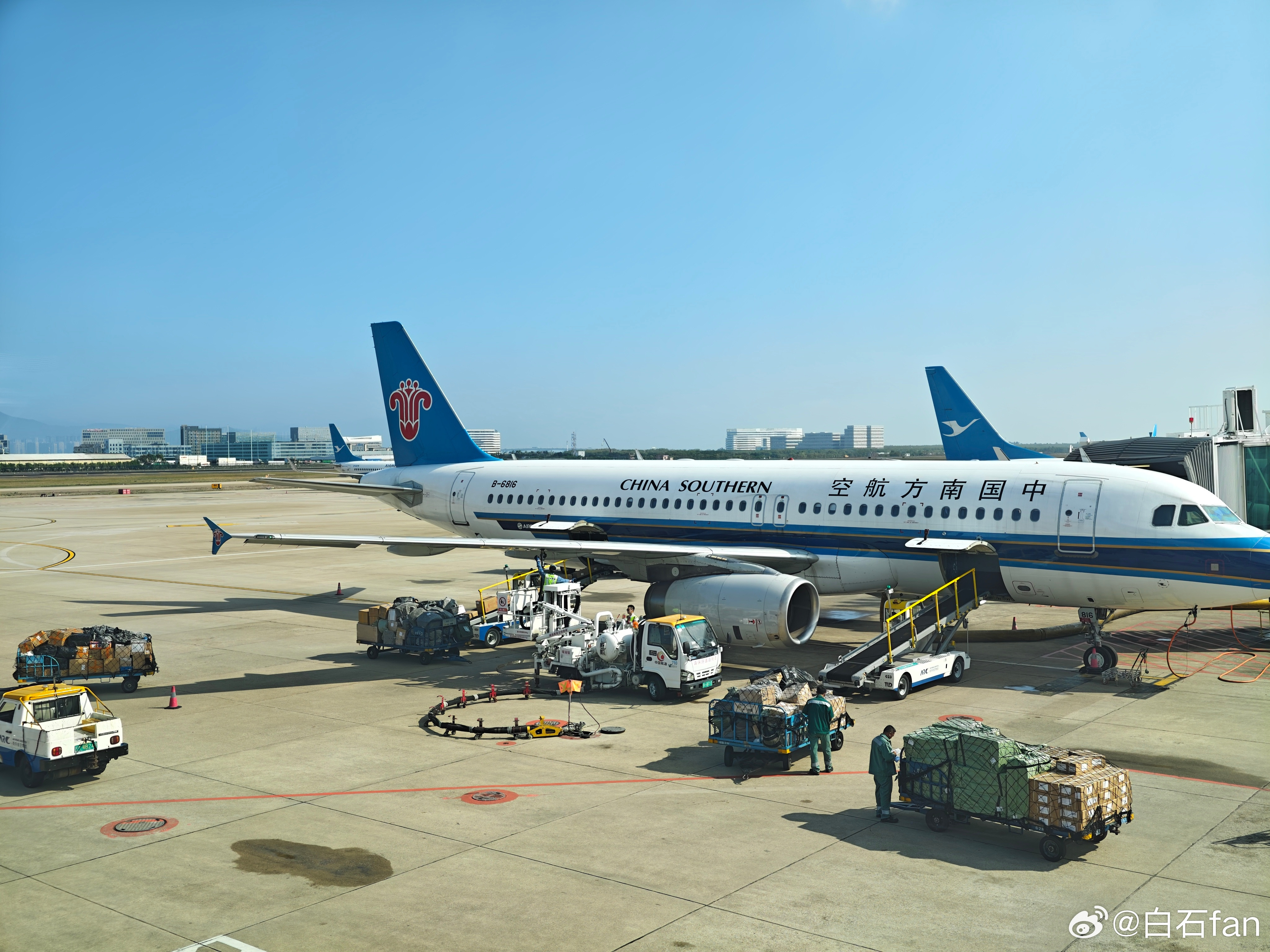 听说厦门高崎机场26年底就要搬迁到新的地址了多拍点，打卡记录一下吧。这个机场很市