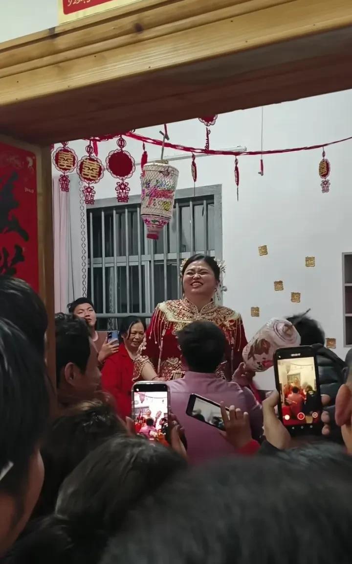 真的不敢相信，就这大胖丫头拿了别人90.8万彩礼不还！结婚证没领、也没让碰，现