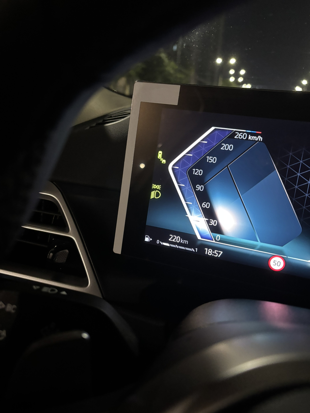 宝马3系总续航忽高忽低怎么回事呢我的宝马总续航在行驶中比如有时候开300米就