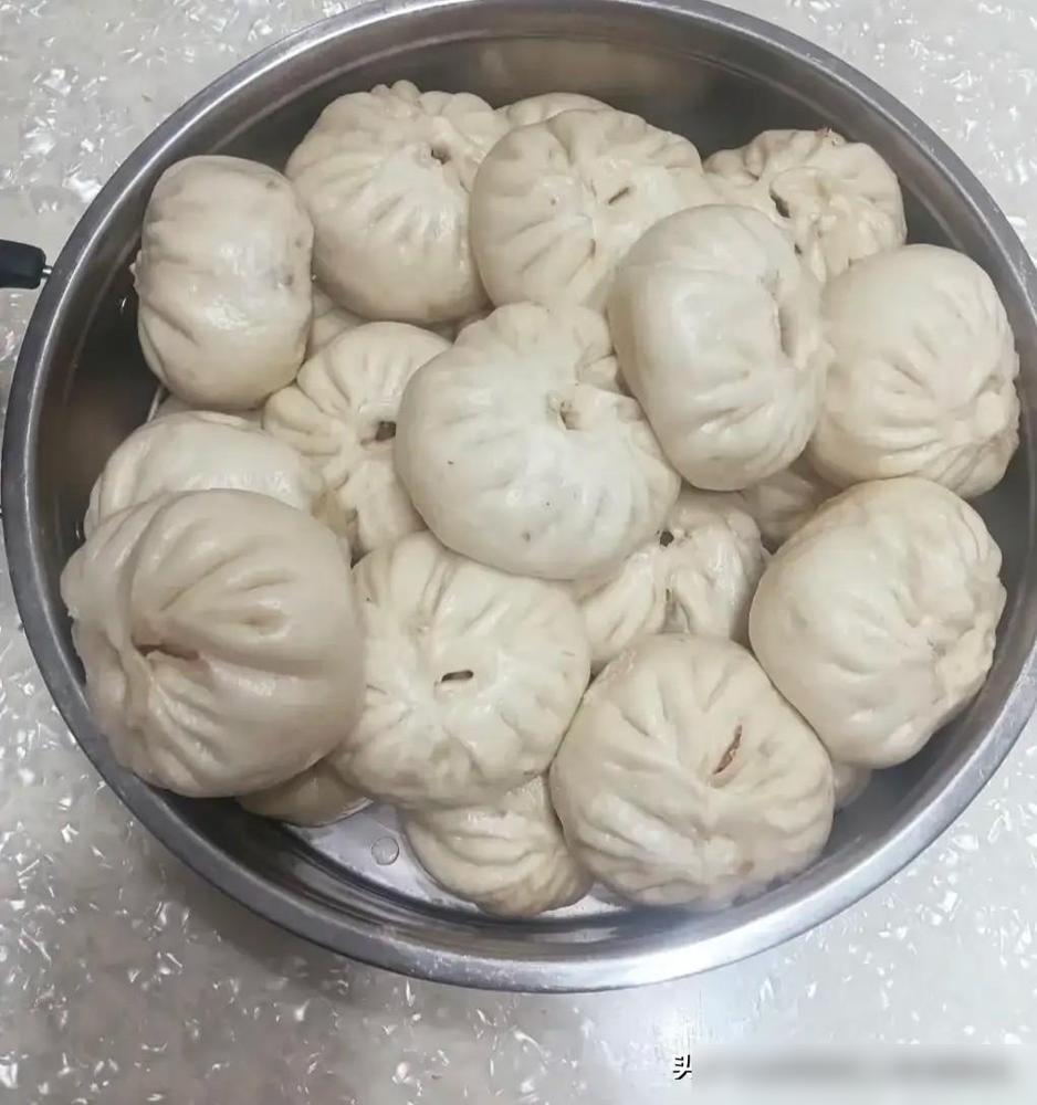 我老公能活50多岁真是奇迹！老公72年的鼠，到年55岁了，长得人高马大，一表人才