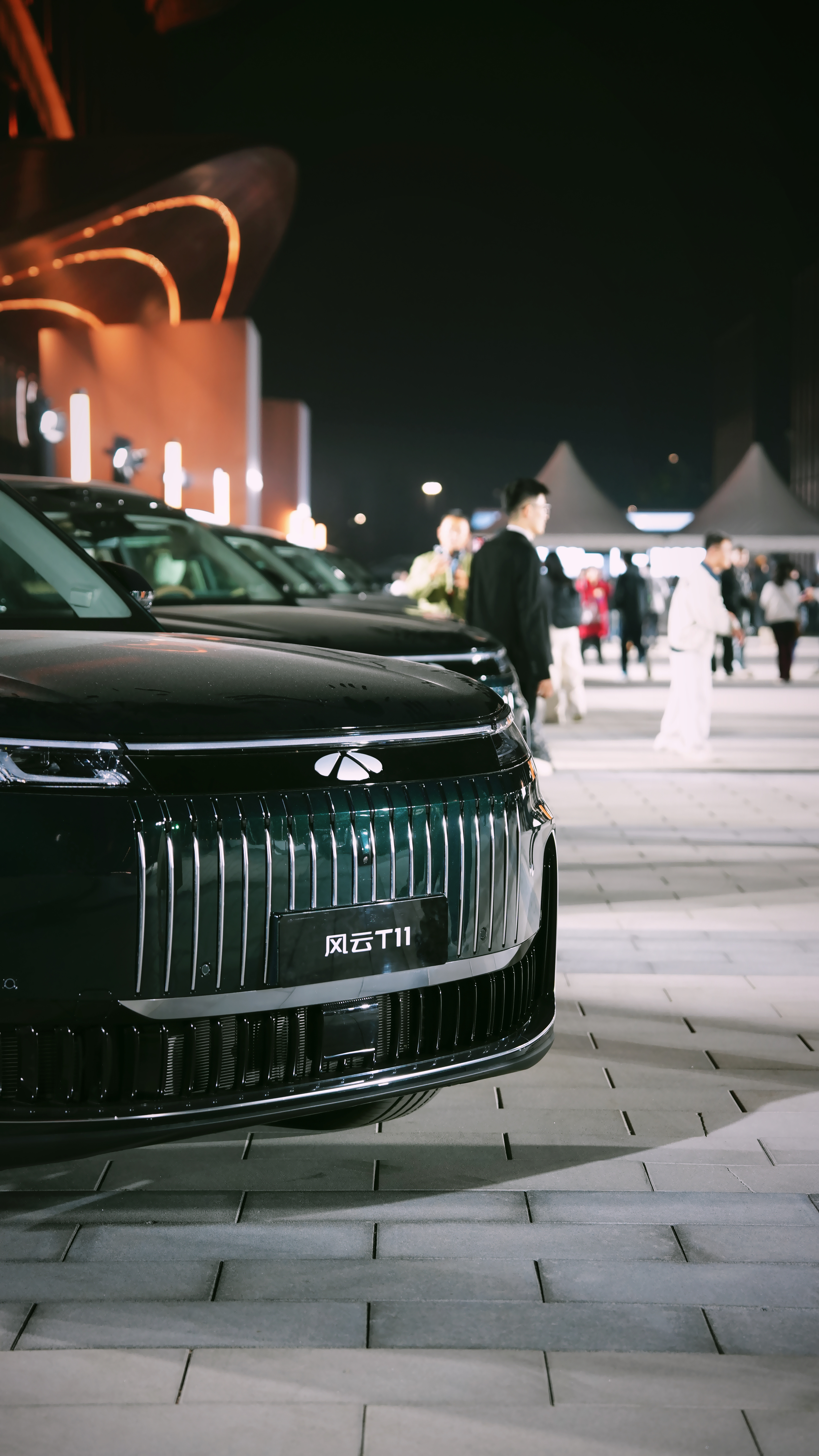 奇瑞风云T11，随手拍了几张，车子很精致，尺寸相当可以，颜值我觉得很耐看，预售订