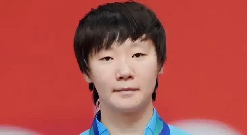 王曼昱一年光比赛奖金就拿了325万人民币，手里还有九个品牌代言，但她住在石景山训