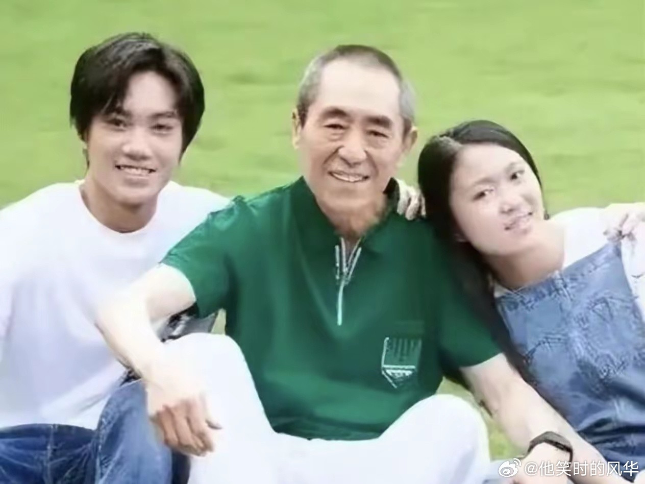 我不奇怪张艺谋儿子进娱乐圈了，也不奇怪他的儿子资源很好，但是我这一点我真的没想到