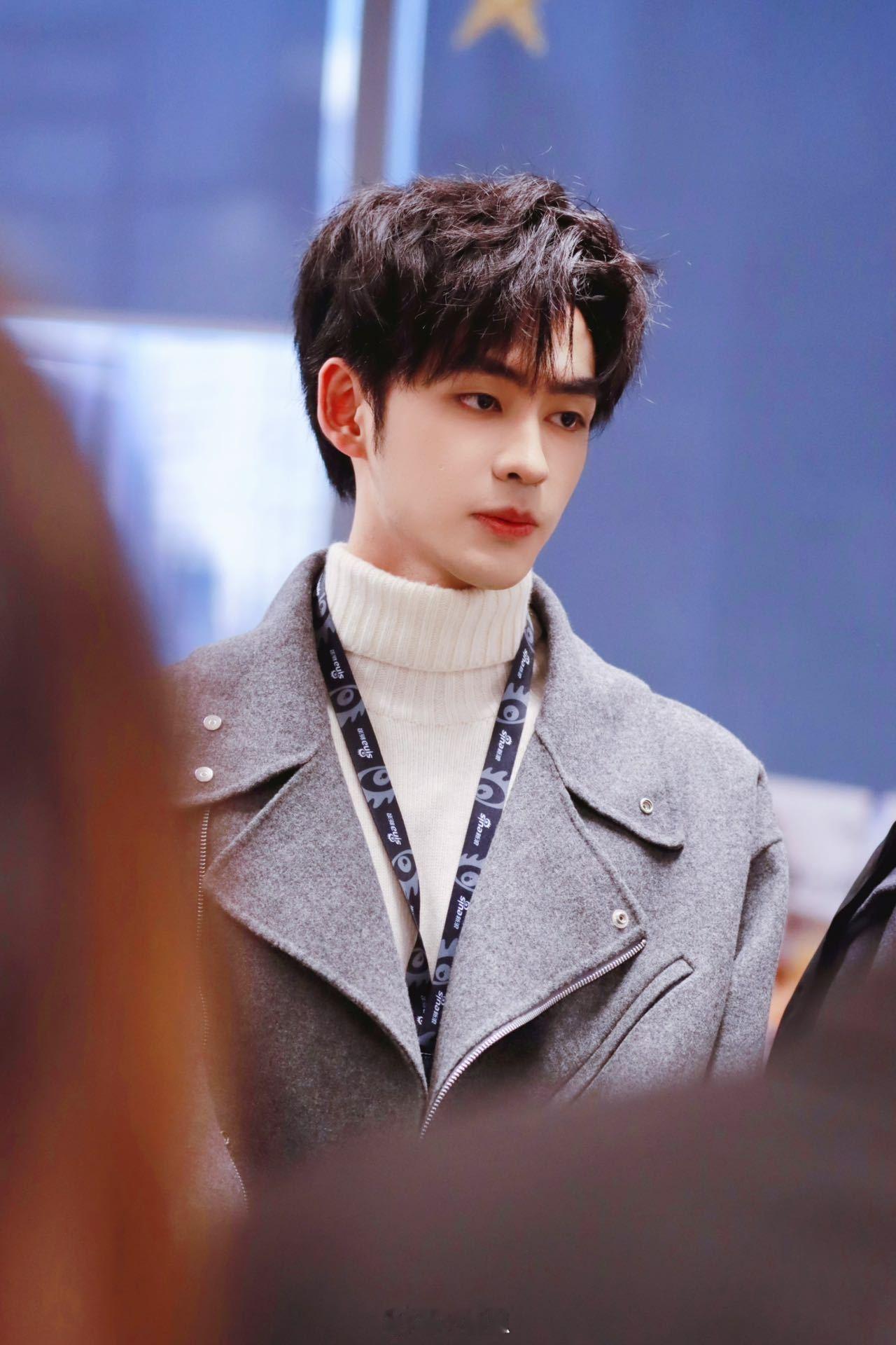 新浪扫楼选手未来想成为王鹤棣新浪扫楼太会整活！《声鸣远扬2025》张卓尔零犹豫说