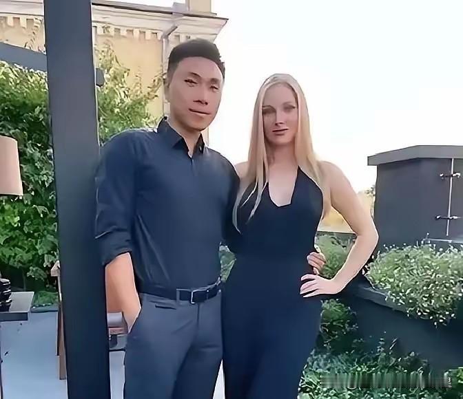 当年靠娶乌克兰娇妻爆火的河北小伙，结果结婚11年妻子出轨，女儿判归女方，这段曾轰