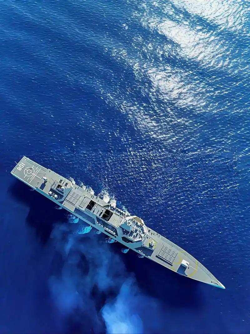 055大驱能不能单挑航母战斗群？就这么说吧，要是055和航母面对面单挑的话，那能