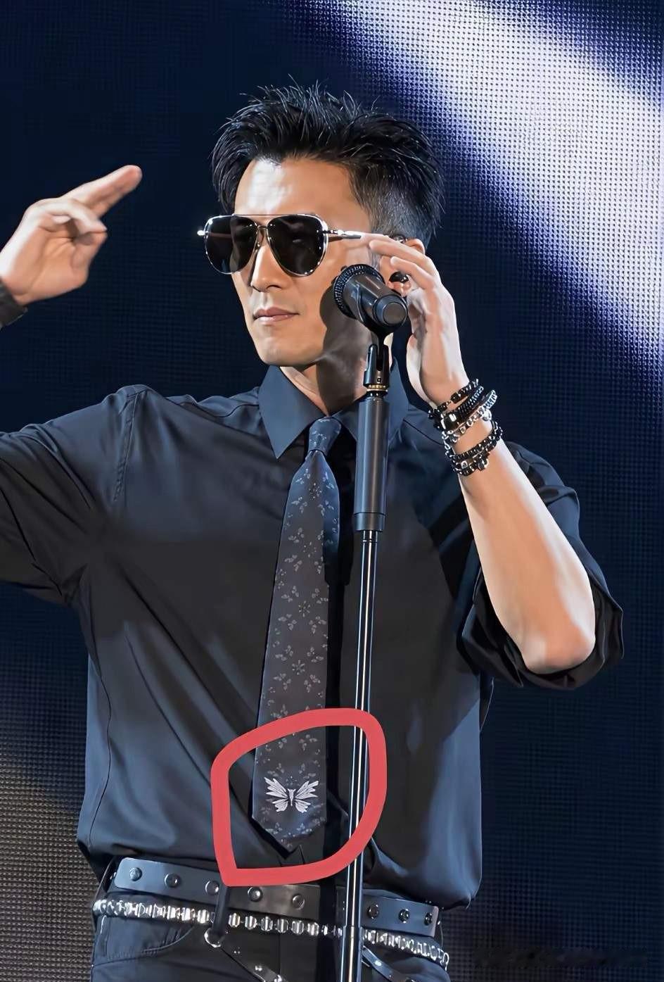 “实在不行就让王菲上台吧！”，实在搞不懂谢霆锋这是到底在开演唱会呢，还是在故意秀