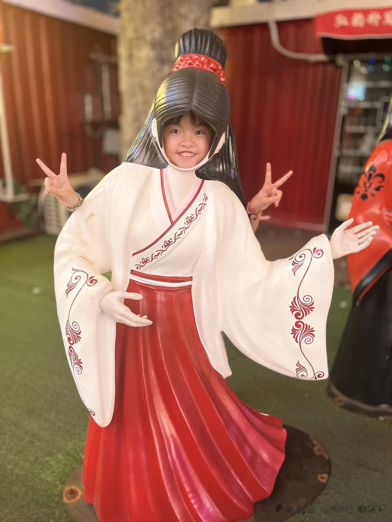 孩子今年六年级了，暑期我给她停了所有的兴趣班，只留下了一个英语培训班。我