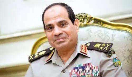 阿联酋总统穆罕默德前脚拒绝了埃及建立北约式阿拉伯防御部队的提议。后脚阿联酋总统穆