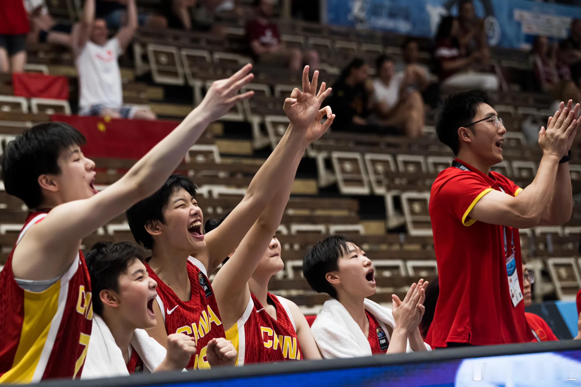 【晋级八强！中国U17女篮创近10年最好战绩】在刚刚结束的U17女篮世界杯1/8