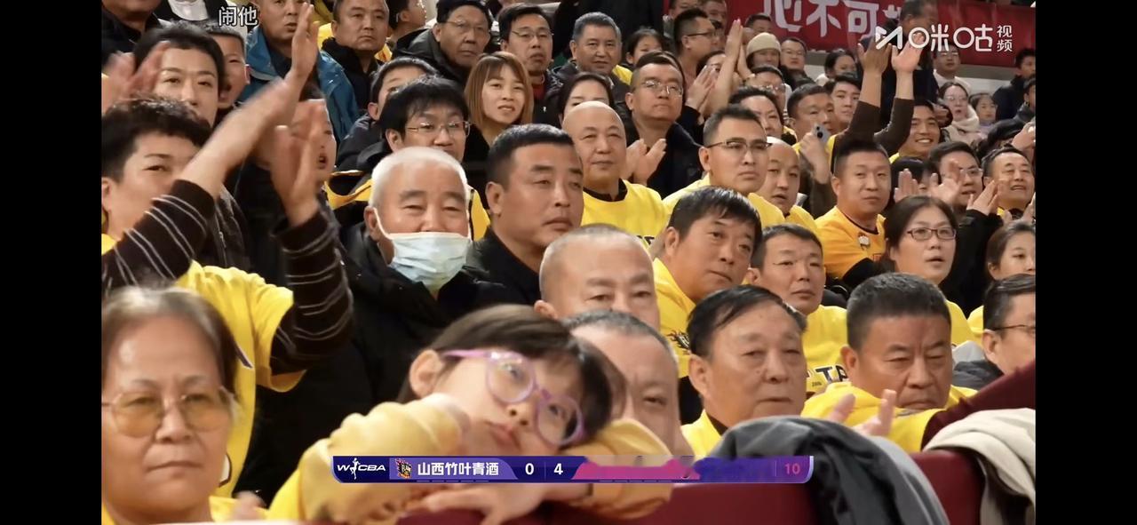 四川女篮今晚依旧悬啊！暂时是41:38开局第一节打的很好，防守也比较到位，