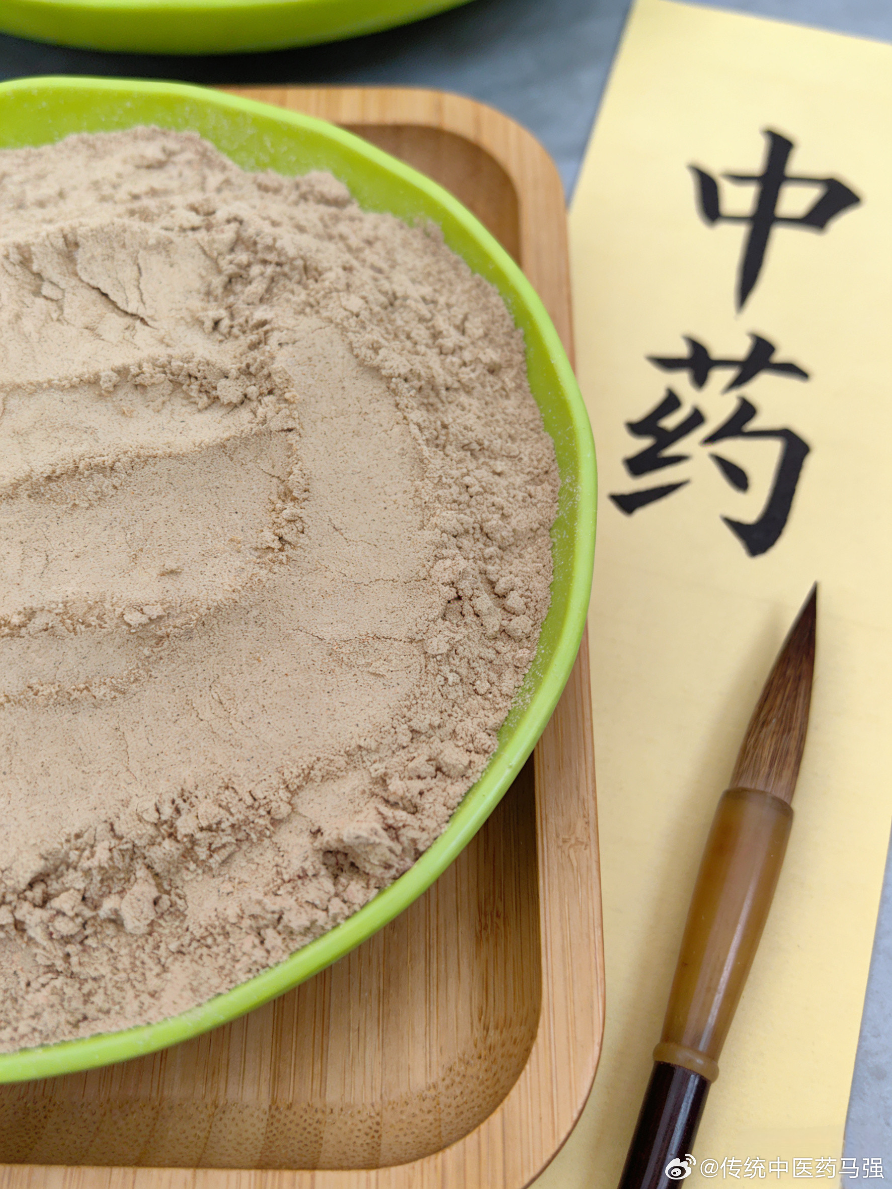 今天下午看诊时，遇到两位正在服用气血粉的女性过来复诊，她们的反馈都很实在，也很有