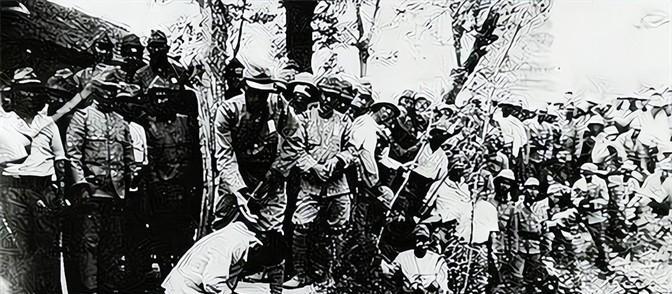1940年，日本兵用“南竹分尸”的方法处死中国人，惨叫过后，日本兵看都不敢看，撒