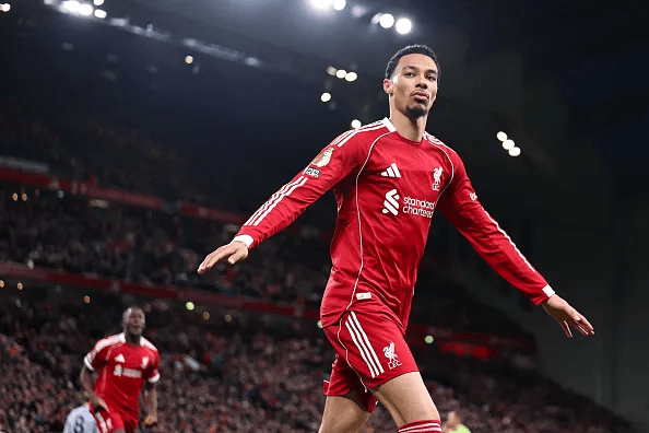 欧文: 利物浦算不上灾难, 其他球队面对他们时依然得敬畏