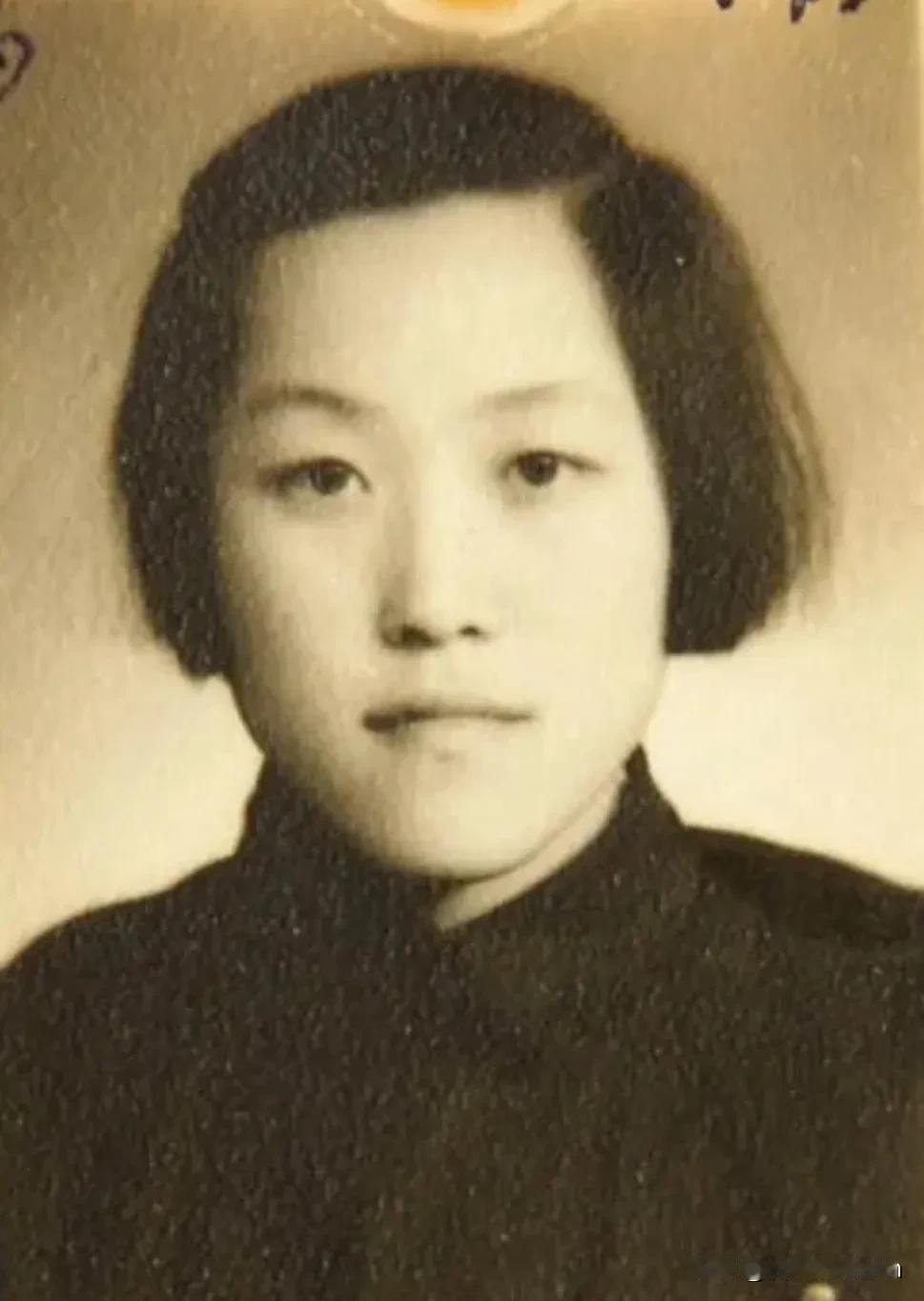 1971年，陕西一个48岁的鳏夫，为贪便宜娶了个小他10岁、不要彩礼的老婆。这老