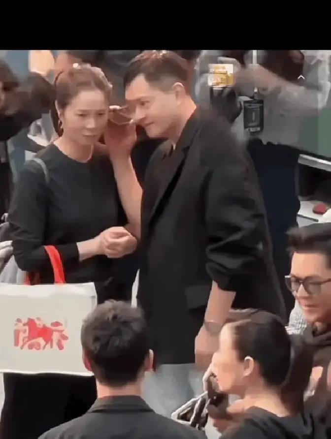 就2分钟，内娱的“工业糖精”CP都得给我靠边站！TVB这次台庆真是杀疯了，请来