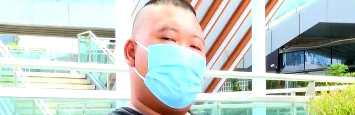 离了个大谱近日重庆一位27岁的工地小伙认识了一位38岁的已婚女子，两个人从网恋