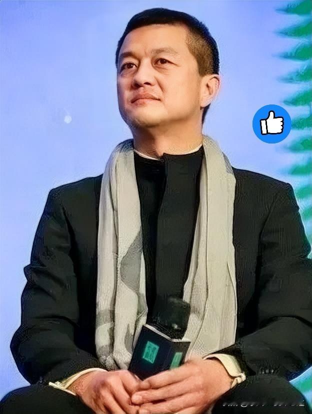 昨晚饭局，一位知情人士摇头叹道：“李亚鹏的债务内幕，居然被他自己直播说透了…”我