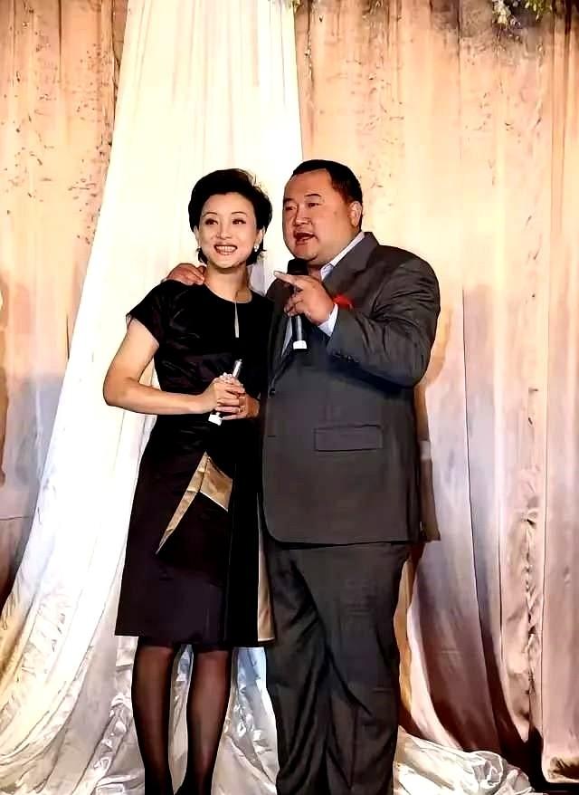 “杨澜曾经很坦诚又通透地说到：‘年轻时不懂爱情，遇到吴征才知道，真正的爱是懂你。