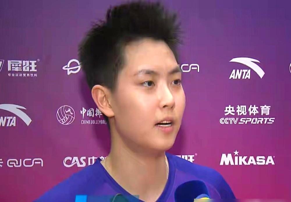 天津女排这“小老虎”，真硬气！身高1米82打主攻，多少人说她没前途？结果呢，