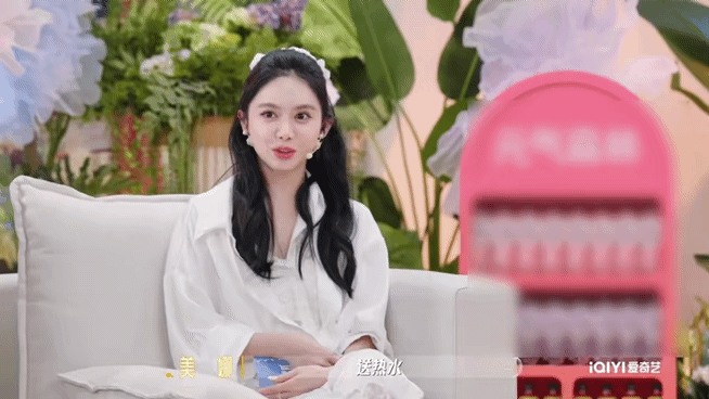 喜欢你6一期两个N抢一名场面喜欢你我也是“喜欢你小饭桌”这火药味太浓了吧！“N争