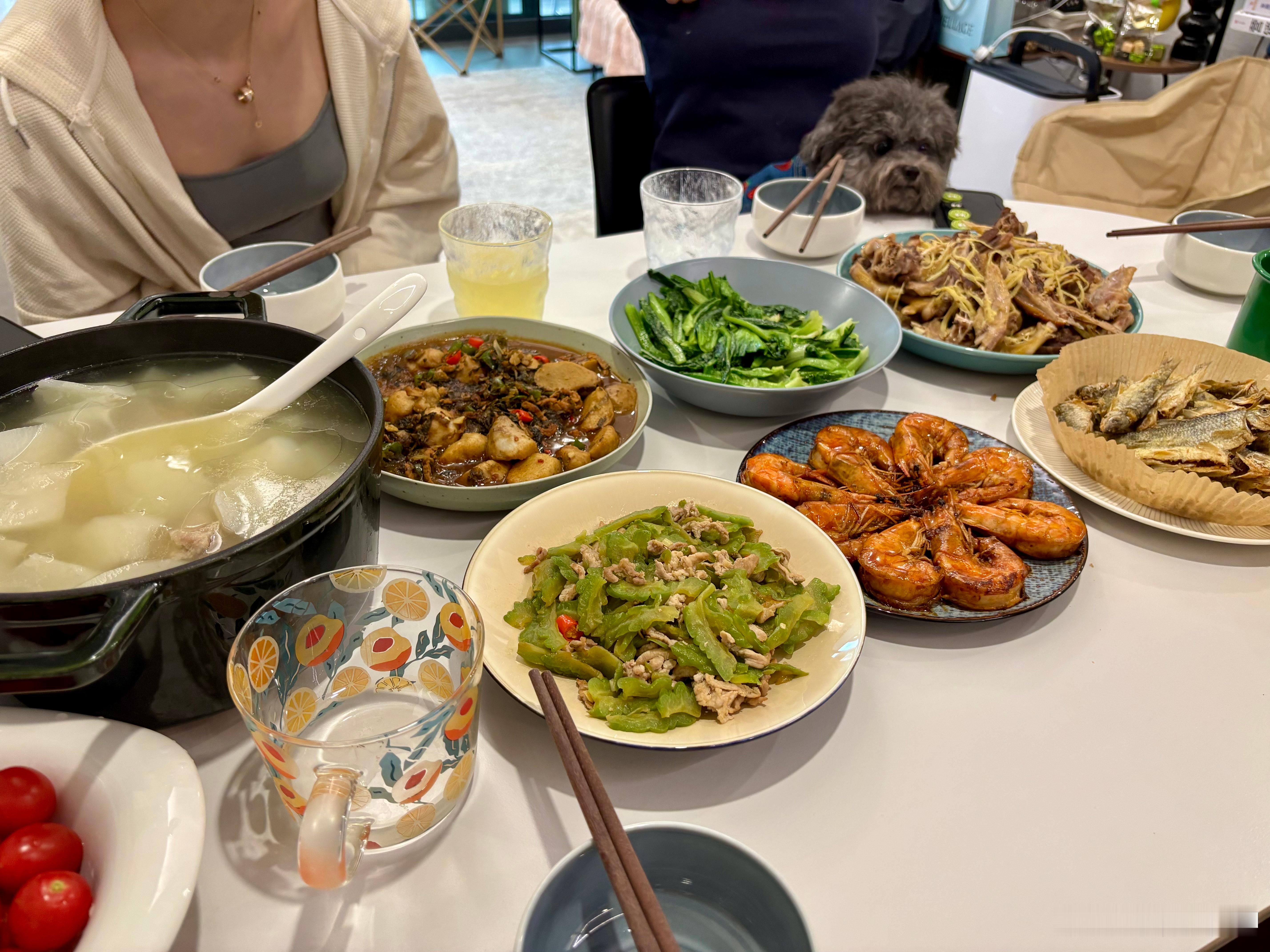 好久没做饭了，今年的第一顿大闸蟹✌️​​​