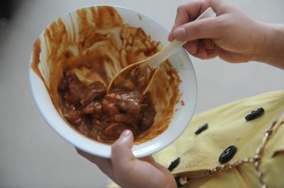 公公不吃牛肉婆婆不吃鸭肉老公不吃猪肉女儿不吃鸡肉儿子不吃鹅肉各位小开心