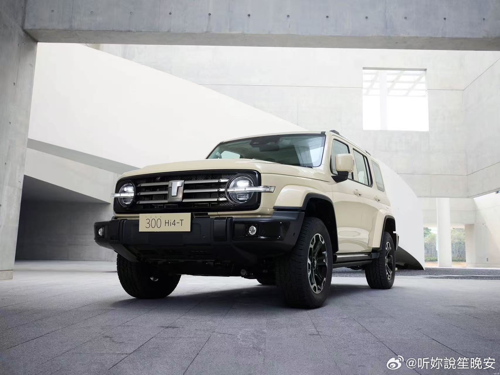 🔥国产硬派越野卷疯啦✨BJ40增程版推动越野平权太香🚙如果你去问问身边喜欢越野的车友朋友们🤔，