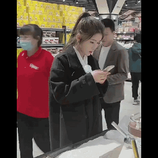 这动作够快的，一般人确实反应不过来