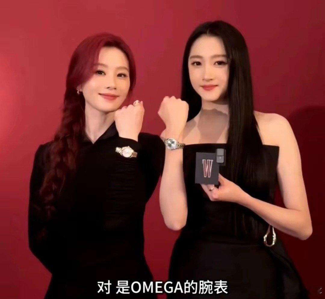 刘诗诗关晓彤两个生硬的北京人刘诗诗与关晓彤自称两个生硬的北京人。刘诗诗和关晓彤都