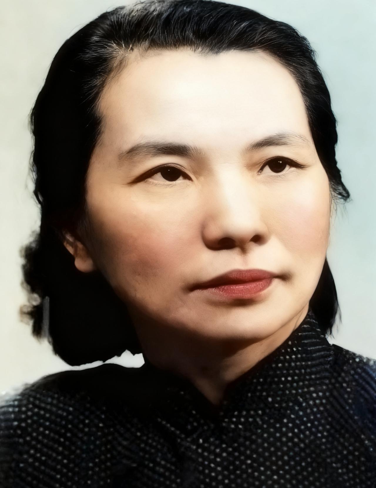 1950年6月，台北监狱里上演了一场奇怪对话。蒋经国亲自劝说即将枪决的吴石将军写