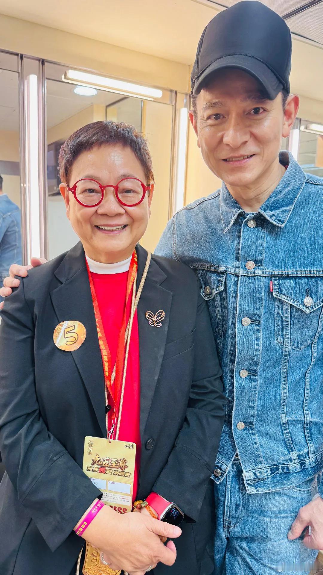 94岁老戏骨开演唱会！刘德华张学友陈奕迅等半个港圈现身力挺，排面比颁奖礼还足6