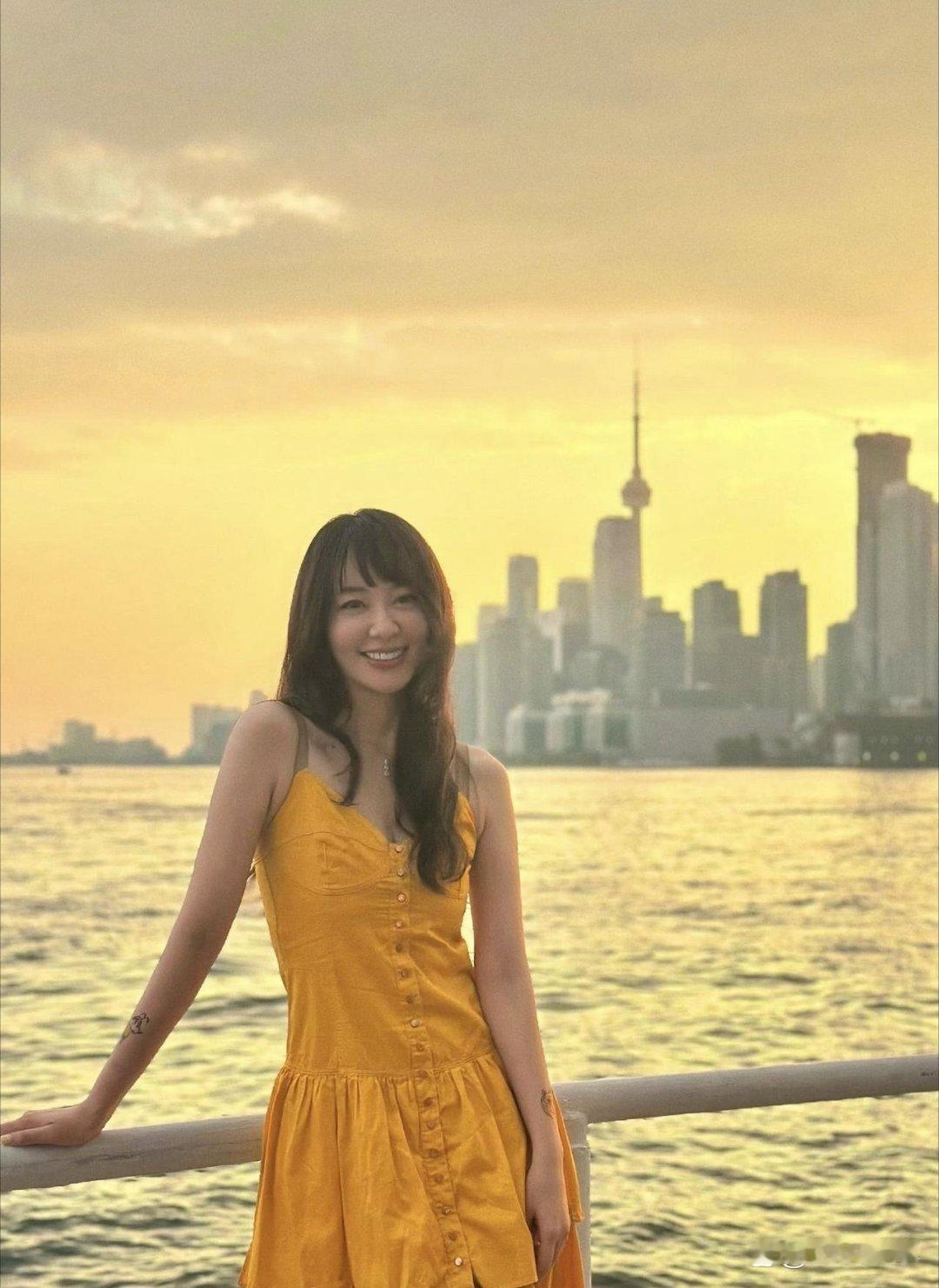 这还是出演《还珠格格》里的金锁吗，看脸已经完全认不出来了，这变化也太大了…​​