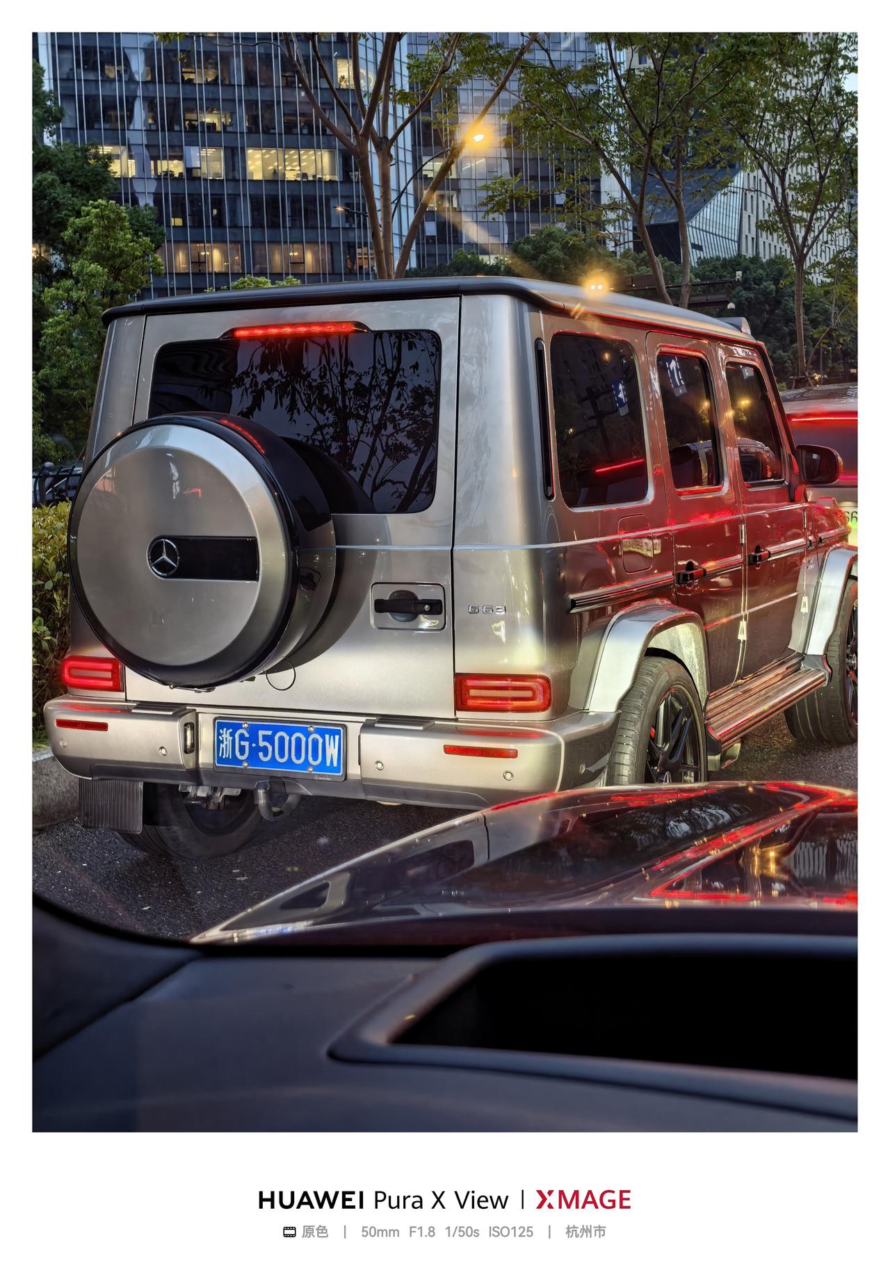 该说不说这车牌号码太适合这辆车了​​​
