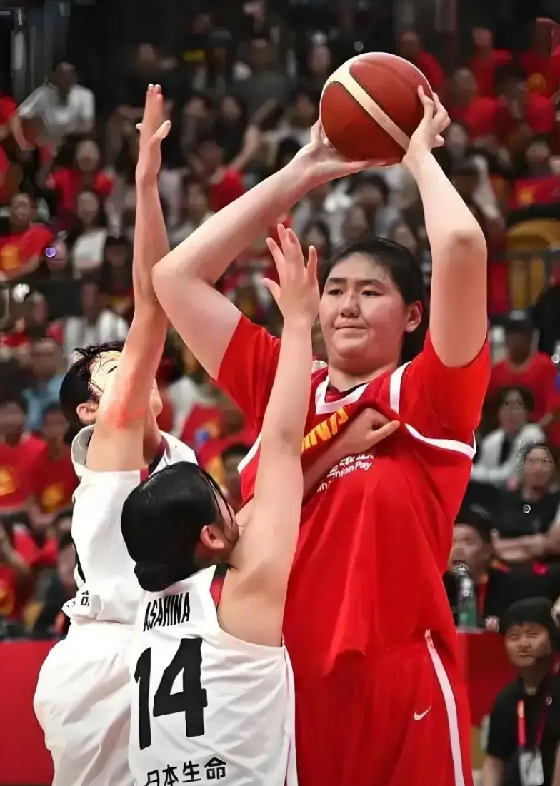 对于中国女篮而言由于女篮亚洲杯首个对手印尼太弱，这是一场无关紧要的比赛，但是对于
