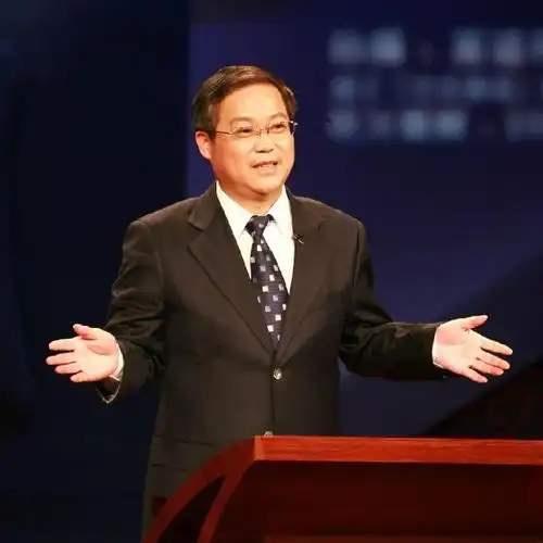 “别动不动就说落后挨打，非洲那么落后，你揍他了么？”中国鲍鹏山教授曾直言，落后就
