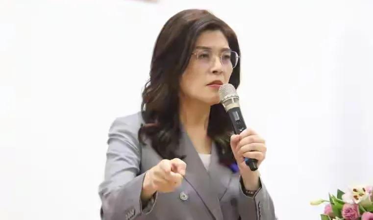 起风了，李四川民调已落后苏巧慧，李四川方面回应令人失望！众所周知，新北向来是蓝